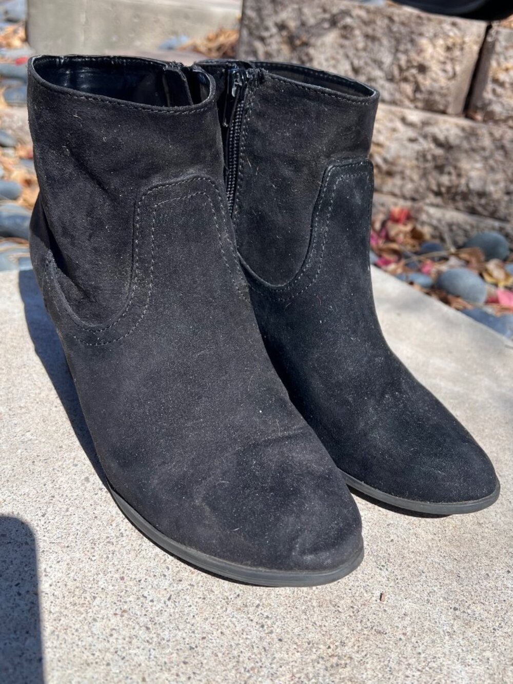 Express Women's Black Faux Suede Ankle Boots w/Zipper | W 7